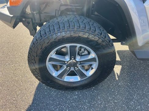 Used 2018 Jeep Wrangler Unlimited Sahara w/ Dual Top Group image 24