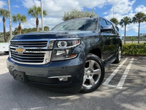 Used 2019 Chevrolet Suburban Premier RWD image 2