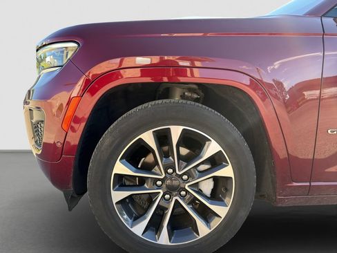 Used 2022 Jeep Grand Cherokee Overland AWD/4WD image 4