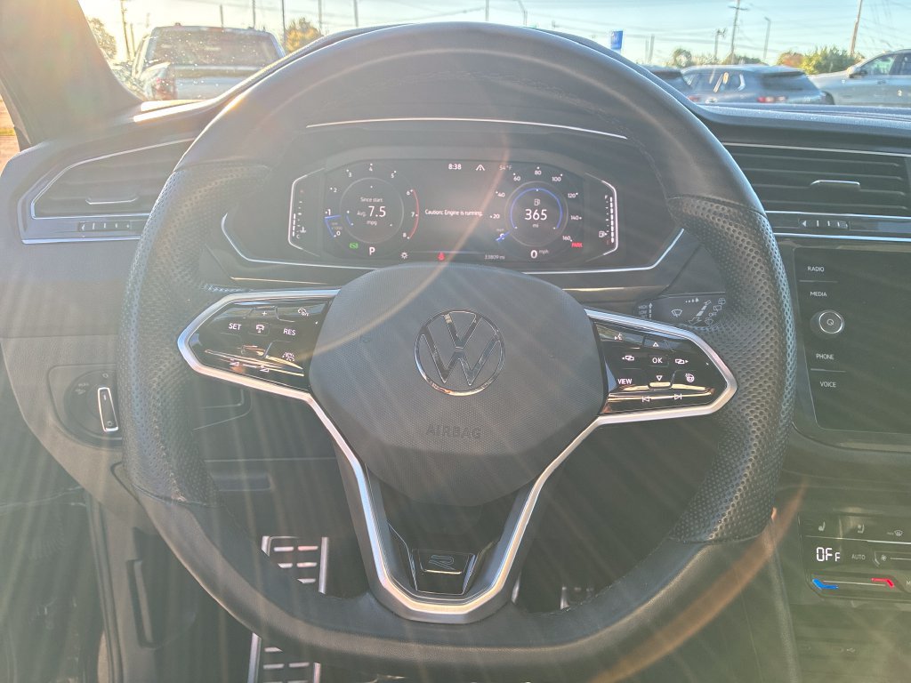 Used 2023 Volkswagen Tiguan SEL R-Line AWD/4WD image 13
