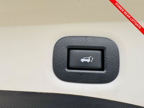 Used 2019 Nissan Rogue SV FWD image 8