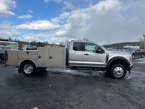 New 2026 Ford F550 4x4 Supercab Super Duty w/ XLT Value Package image 12