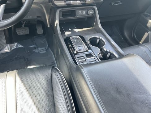 Used 2025 Honda Pilot Elite image 31