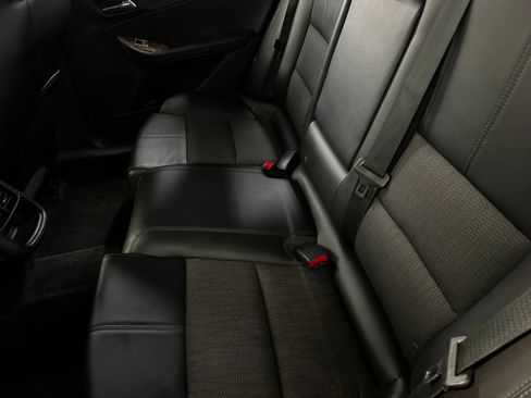 Used 2015 Chevrolet Impala LT FWD image 11