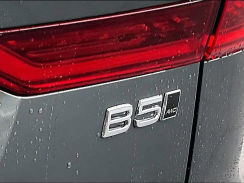 New 2026 Volvo XC60 B5 Ultra w/ Climate Package image 26