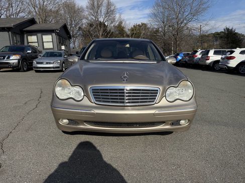 Used 2003 Mercedes-Benz C 240 Sedan image 3