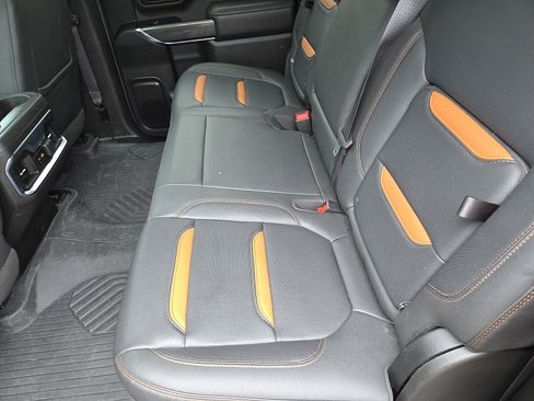 Used 2022 GMC Sierra 2500 AT4 w/ AT4 Preferred Package AWD/4WD image 22