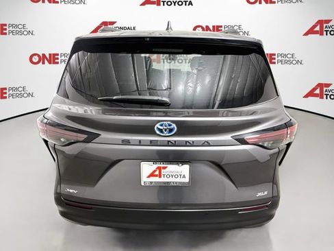 Certified 2025 Toyota Sienna XLE FWD image 7