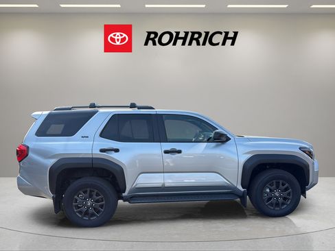 Used 2025 Toyota 4Runner SR5 RWD image 5