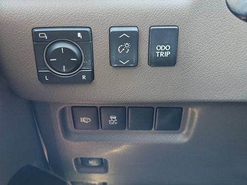 Used 2018 Lexus GX 460 Premium w/ Premium Package AWD/4WD image 34