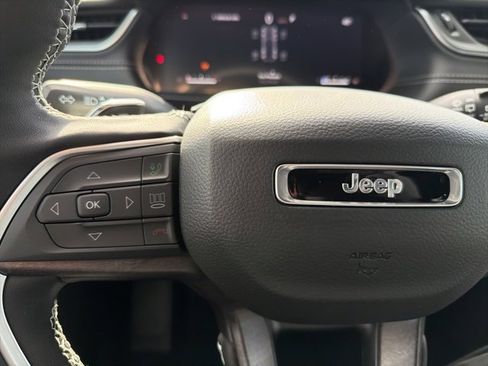 New 2025 Jeep Grand Cherokee Limited image 18