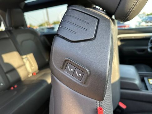 Used 2023 Land Rover Defender 90 X-Dynamic SE AWD/4WD image 21