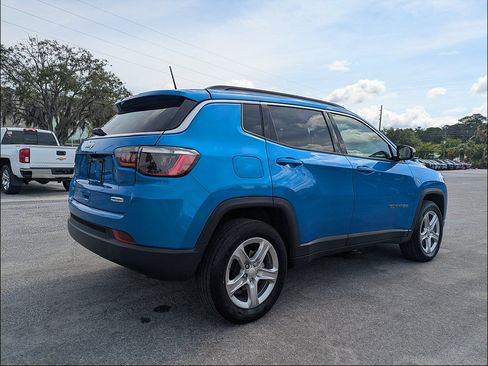 Used 2024 Jeep Compass Latitude AWD/4WD image 5