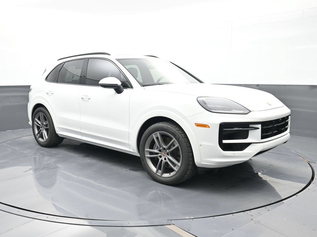 Certified 2025 Porsche Cayenne AWD/4WD image 24