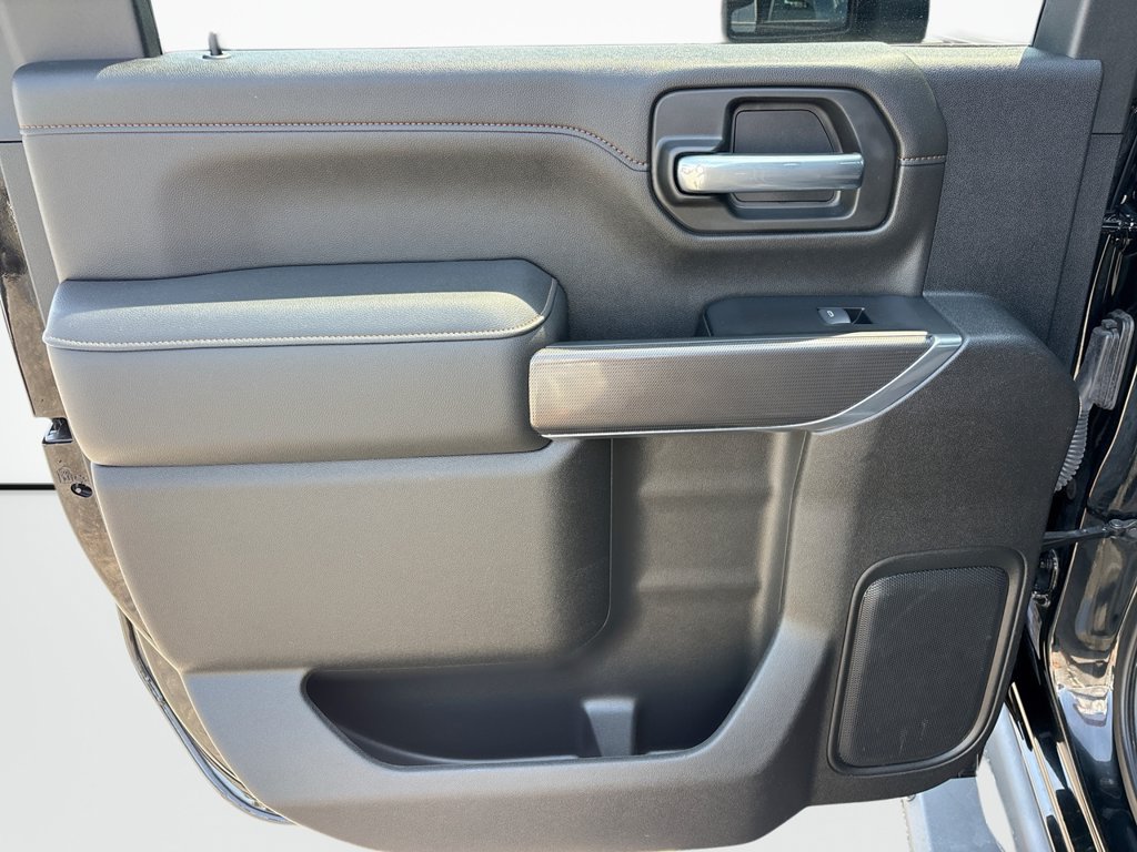 Used 2022 GMC Sierra 2500 AT4 w/ AT4 Preferred Package AWD/4WD image 19