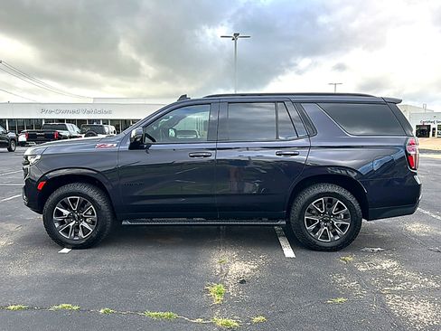 Used 2024 Chevrolet Tahoe Z71 w/ Luxury Package AWD/4WD image 5