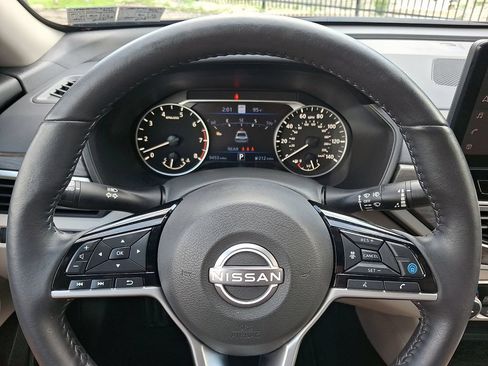 Certified 2023 Nissan Altima 2.5 SL FWD image 22