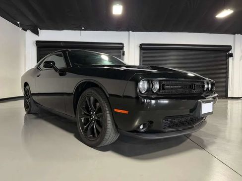 Used 2016 Dodge Challenger R/T w/ Blacktop Package RWD image 3