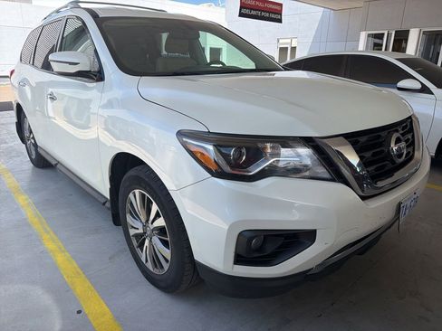 Used 2018 Nissan Pathfinder SV AWD/4WD image 7