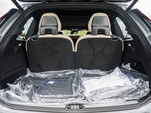 New 2026 Volvo XC90 B6 Plus w/ Protection Package Premier image 9