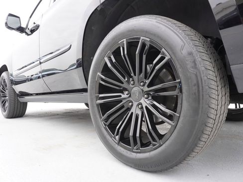 Used 2018 Cadillac Escalade Platinum image 6