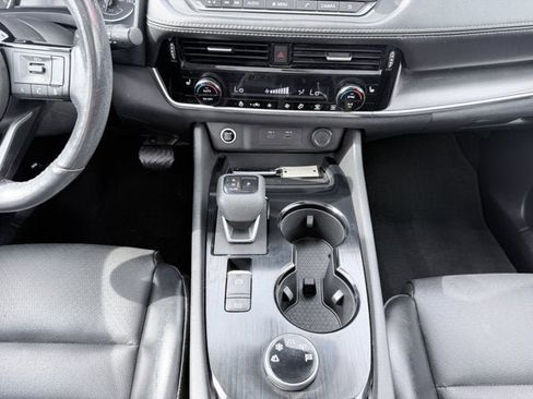Certified 2023 Nissan Rogue SV w/ SV Premium Package AWD/4WD image 18