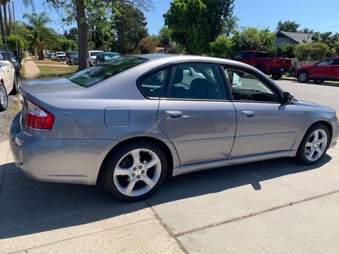 Used 2009 Subaru Legacy 2.5i Limited image 7