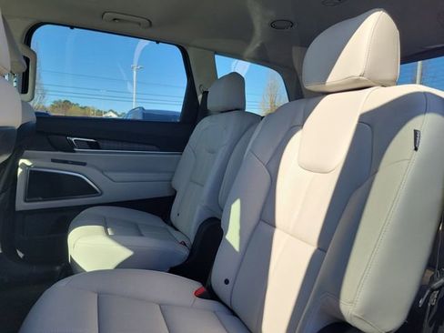 New 2025 Kia Telluride EX w/ EX Captain's Chair Package image 9
