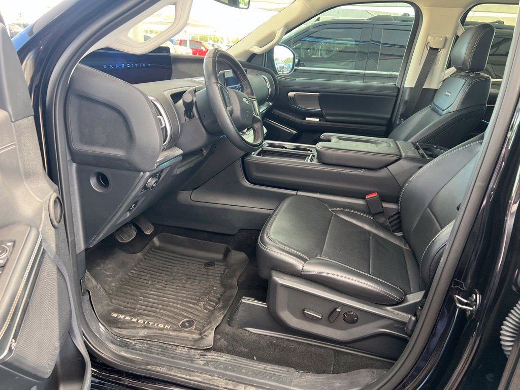 Used 2025 Ford Expedition Max Platinum AWD/4WD image 10