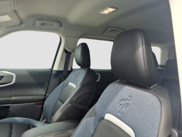 Used 2025 Ford Bronco Sport Outer Banks AWD/4WD image 17