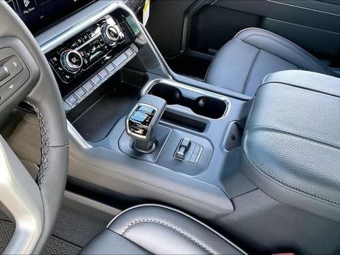 New 2026 GMC Sierra 1500 Denali w/ Denali Reserve Package AWD/4WD image 9