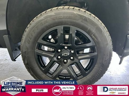 Used 2022 Chevrolet Silverado 1500 RST w/ LPO, Blackout Package AWD/4WD image 12