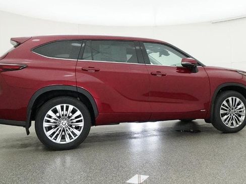 New 2026 Toyota Highlander Platinum AWD/4WD image 26