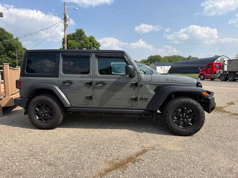 Used 2022 Jeep Wrangler Unlimited Sport AWD/4WD image 3