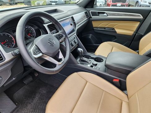 Used 2021 Volkswagen Atlas Cross Sport SE image 7