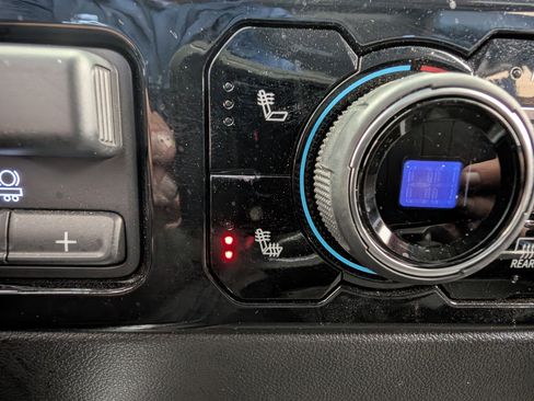 Used 2025 Chevrolet Silverado 2500 LT w/ Trail Boss Package image 32