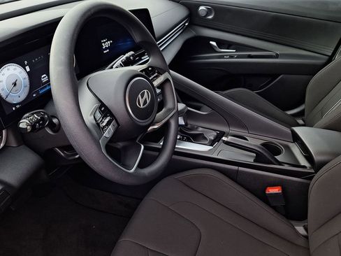 Used 2024 Hyundai Elantra SEL image 10