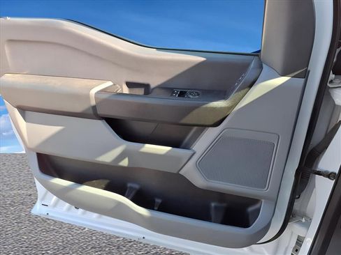 Used 2023 Ford F550 4x4 Regular Cab Super Duty image 17