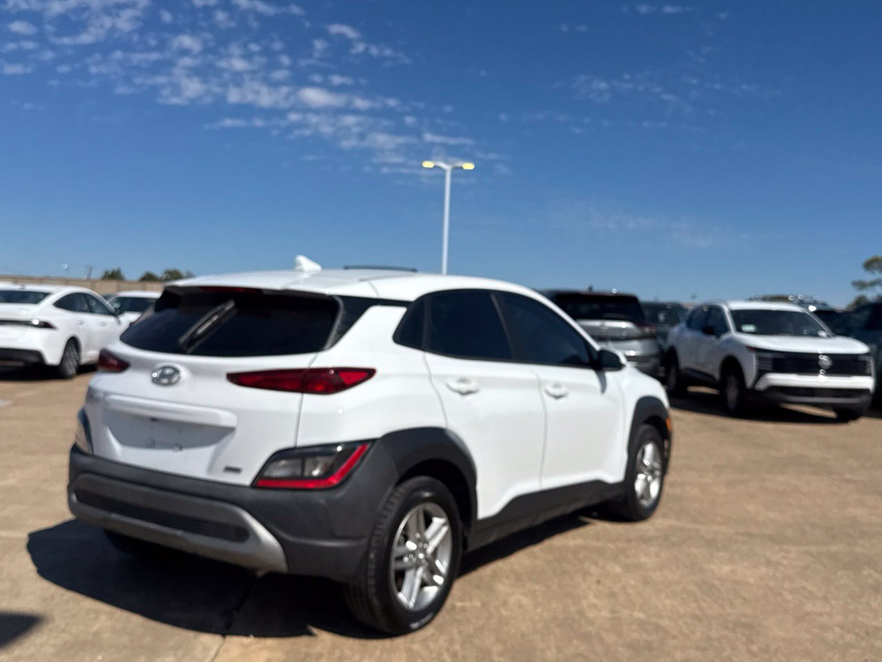 Used 2023 Hyundai Kona SE AWD/4WD image 24