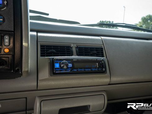 Used 1994 Chevrolet Silverado 1500 2WD Regular Cab image 59