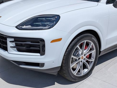New 2026 Porsche Cayenne S AWD/4WD image 12