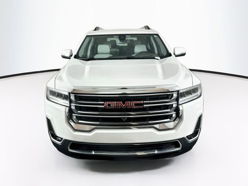 Used 2023 GMC Acadia SLT w/ Technology Package FWD image 2