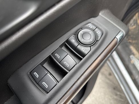 Used 2021 GMC Sierra 1500 SLT image 16