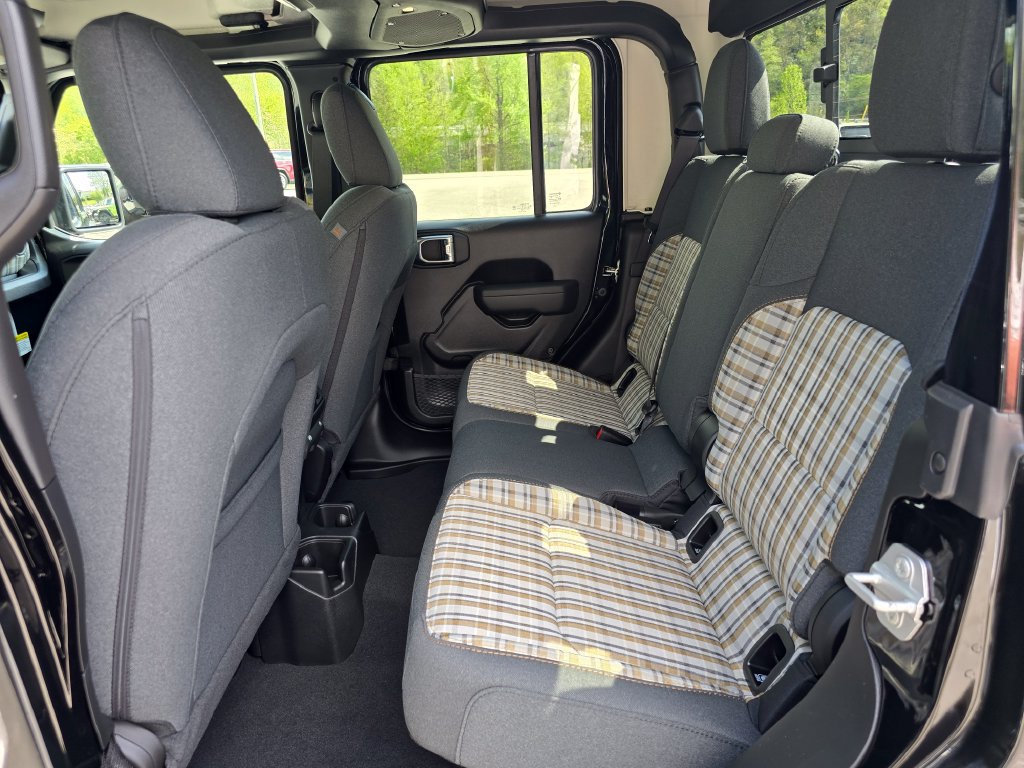 New 2026 Jeep Gladiator Sport AWD/4WD image 11