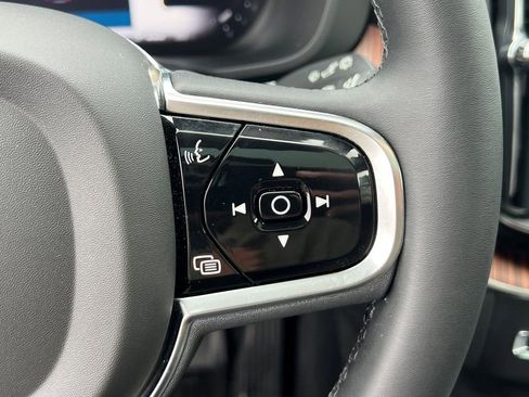 Certified 2023 Volvo XC60 B5 Plus w/ Climate Package image 26