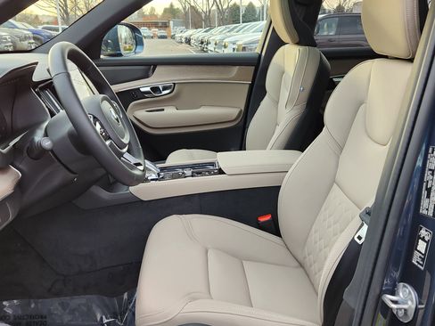 New 2026 Volvo XC90 B6 Plus w/ Protection Package Premier image 7