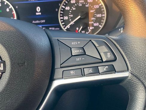 Used 2025 Nissan Sentra SV FWD image 16