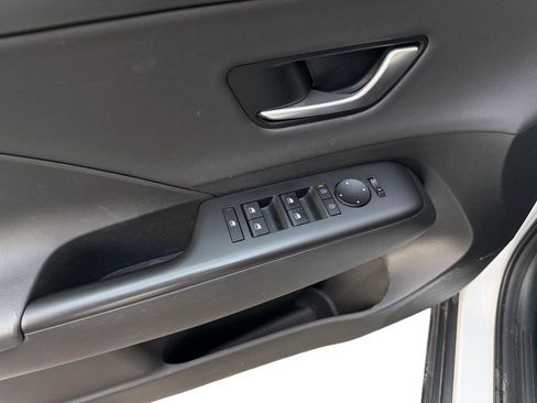 Certified 2025 Hyundai Kona Limited image 15