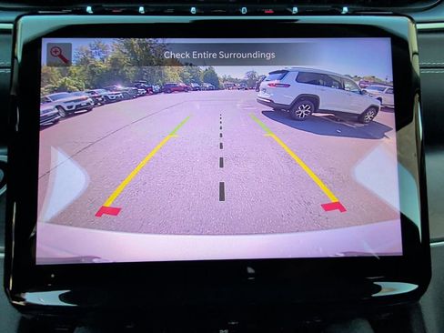 Certified 2022 Jeep Grand Cherokee L Limited image 23