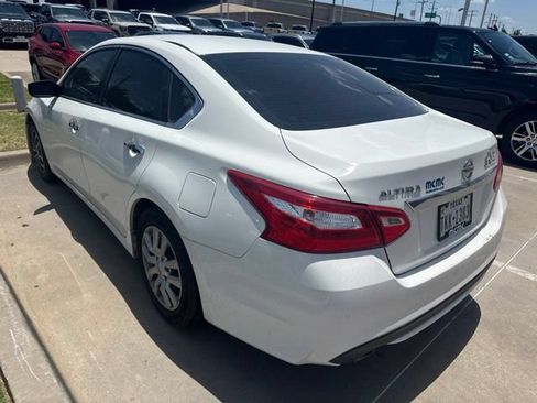 Used 2017 Nissan Altima 2.5 S w/ Power Driver Seat Package FWD image 4